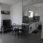 Nice Modern House, Bright And Quiet Assured