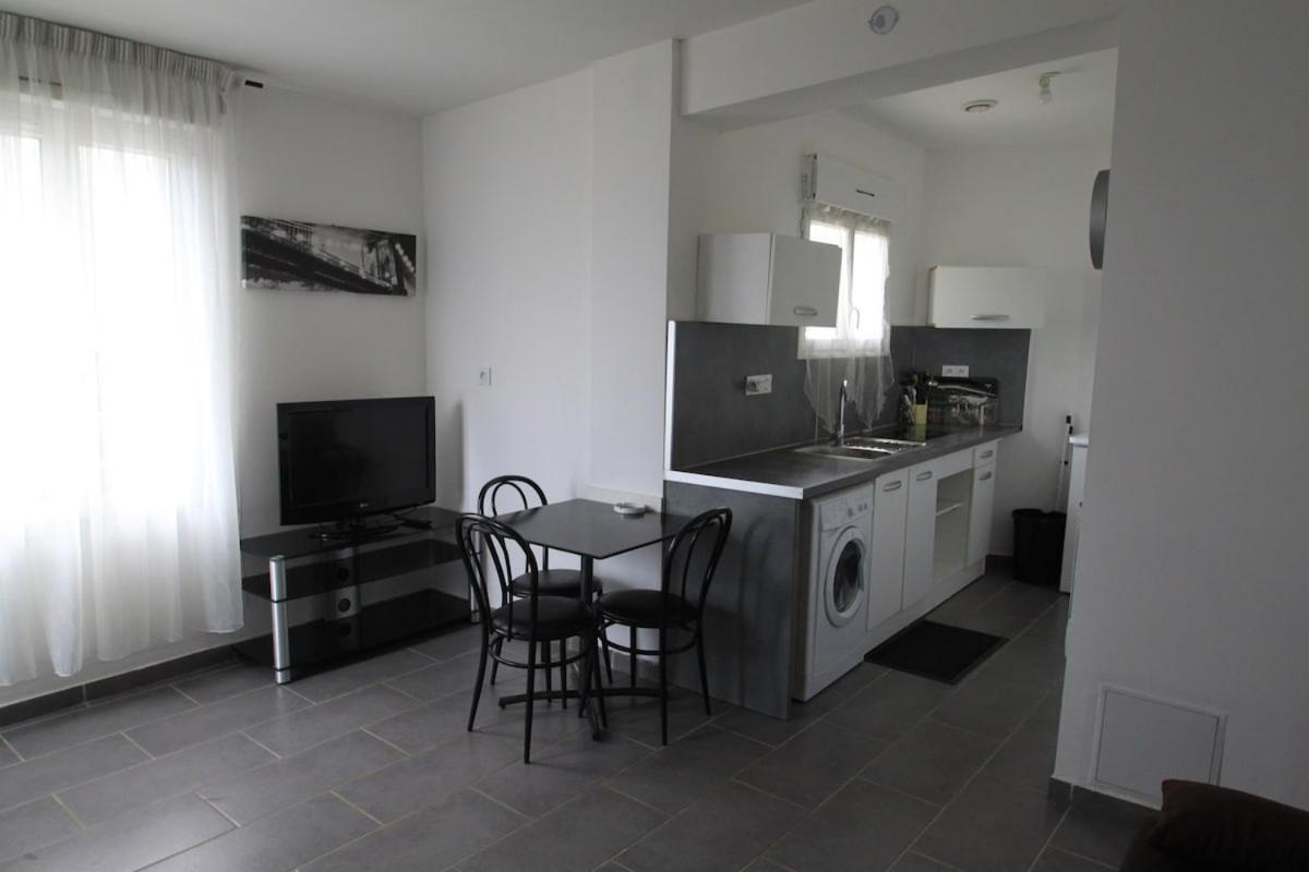 Modern House, Bright And Quiet Assured *